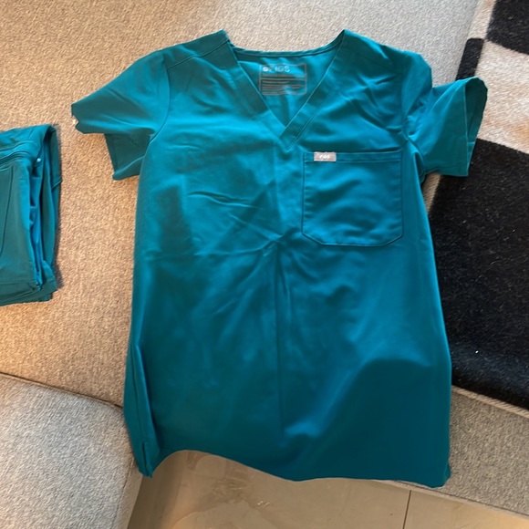 Figs scrubs set limited edition color - Picture 4 of 4